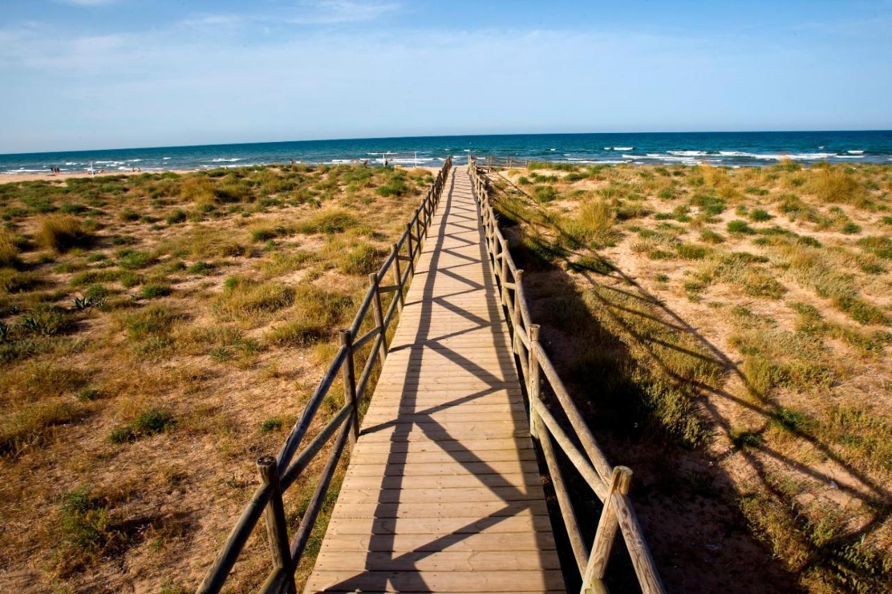 Universidad Del Mar - Alquiler Solo Familias Гандия Экстерьер фото