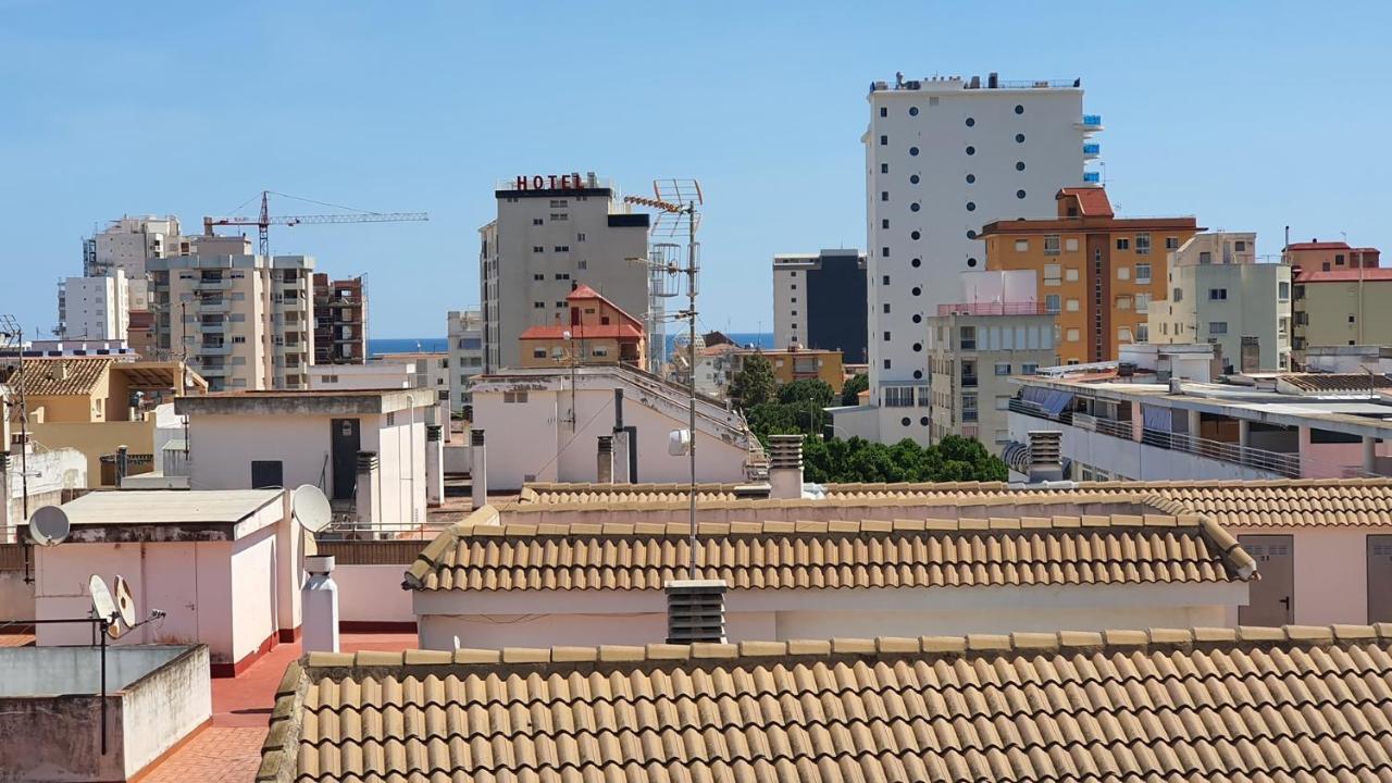 Universidad Del Mar - Alquiler Solo Familias Гандия Экстерьер фото
